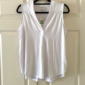 NWT Cupio sleeveless v neck top
